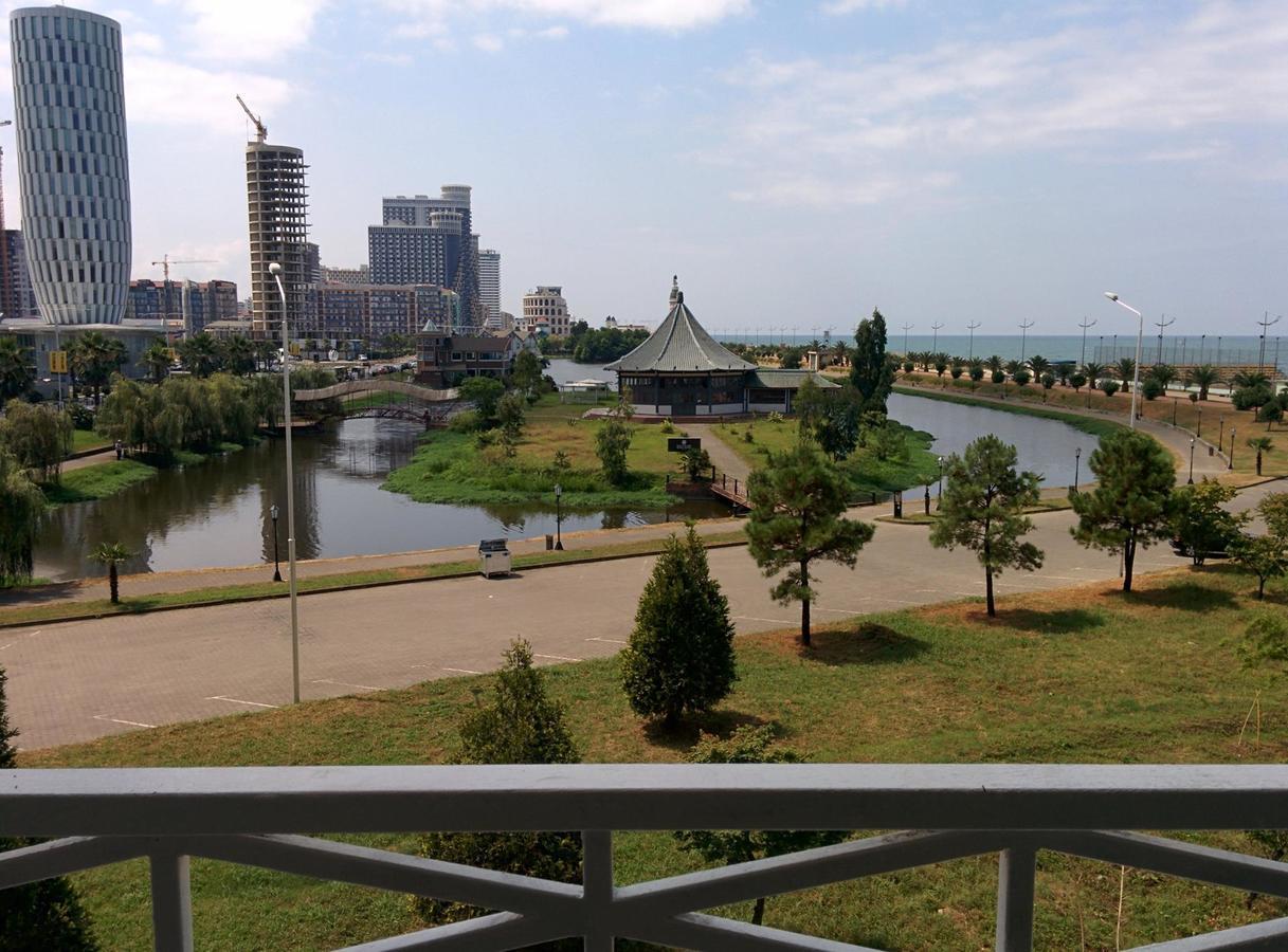 Paradise Apartment Batumi Exteriör bild